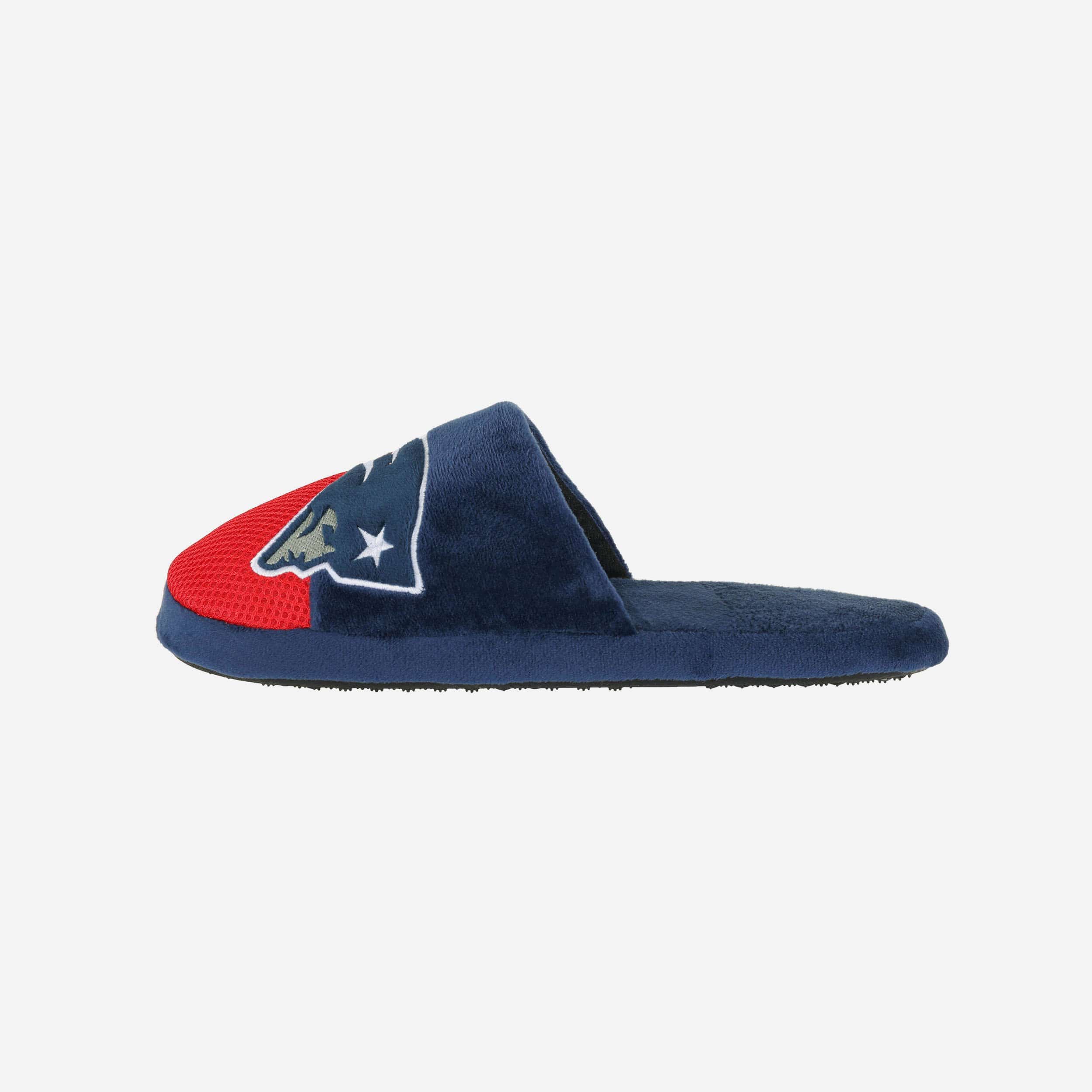 New England Patriots Team Logo Paradise Staycation Slippers