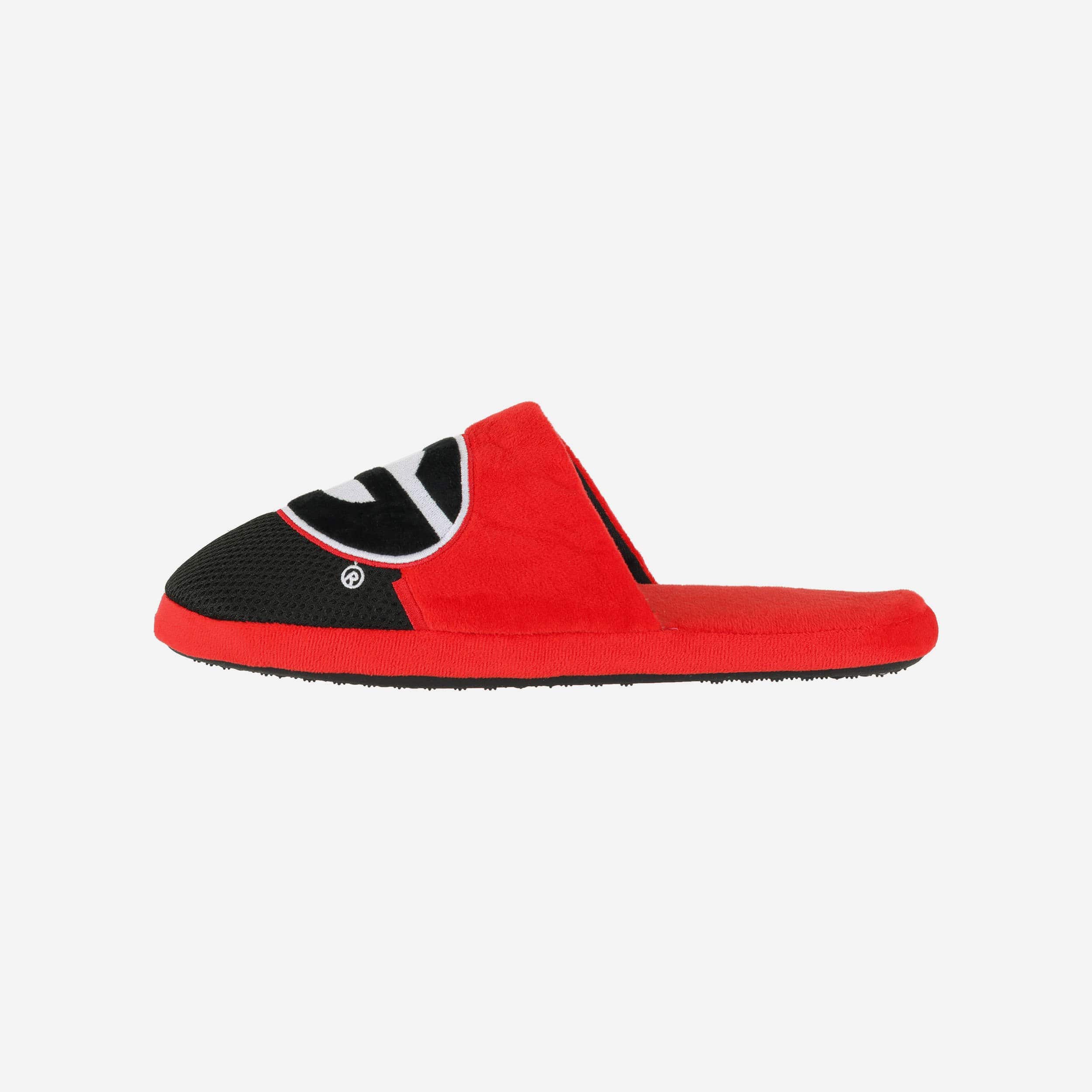 Georgia Bulldogs Team Logo Paradise Staycation Slippers