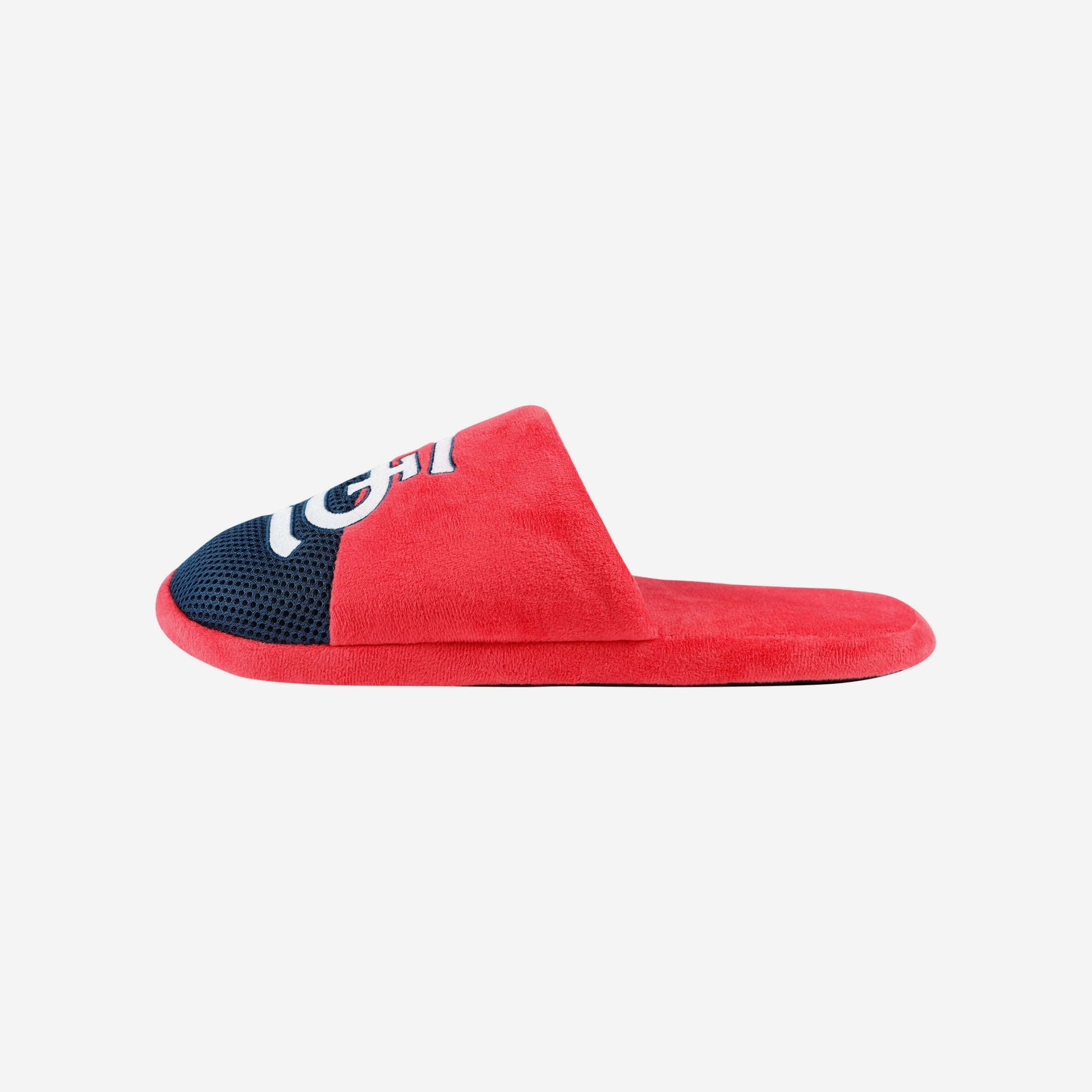 St Louis Cardinals Team Logo Luxury Staycation Slippers